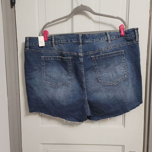 TORRID Skinny Short Short - Distressed Dark Wash - Picture 6 of 6